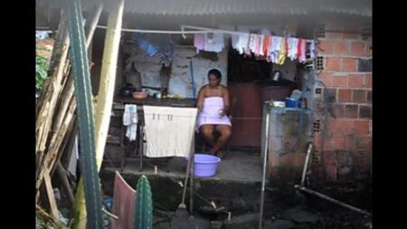 A mulher negra não conhece sobre a célula escondida