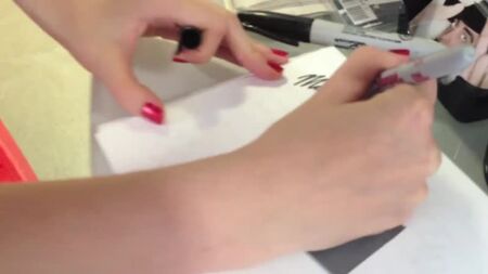 Hannah Minx para a NOH8