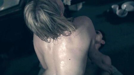 Elisabeth Moss e o sexo - O Conto da Aia - ScandalPlanetCom
