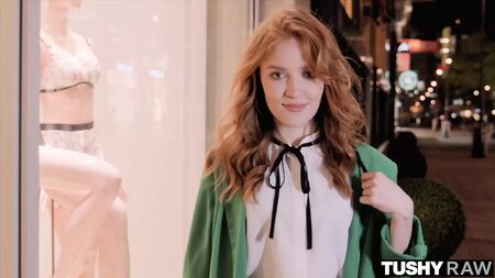TUSHYRAW: A sensual e elegante Jia Lissa é uma verdadeira louca por sexo anal