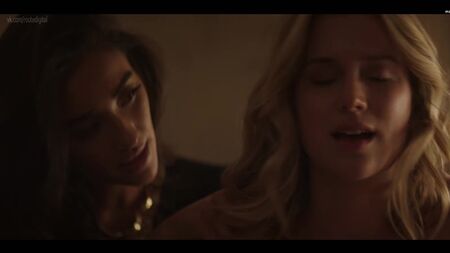 Elizabeth Lail – You S01E01–10 (2018) 1080p Nua? Sensual! Ver online / Elizabeth Lail – You
