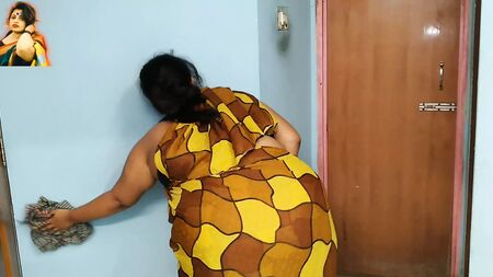 (A empregada tamil e a foda brutal com o filho do patrão) Empregada indiana fodida pelo filho do patrão enquanto varria a casa - Corma no rabo enorme