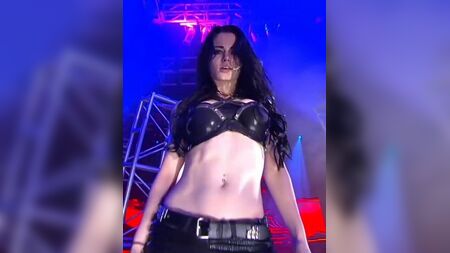 Paige, também conhecida como Saraya-Jade Bevis