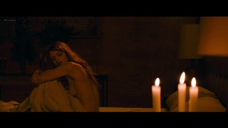 Abbey Lee Kershaw (cenas de nudez de Abbey Lee Kershaw em «Elizabeth Harvest», 2018)