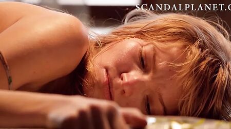 Compilação de cenas de sexo com Sasha Luss nua