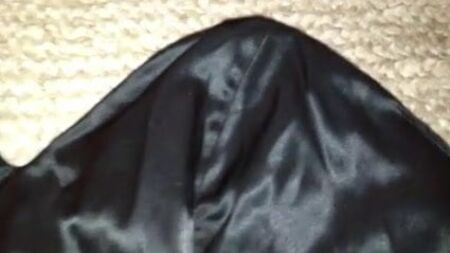 Vestido de baile em cetim preto