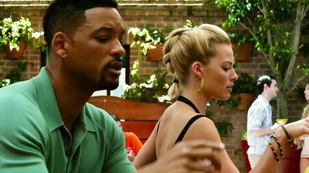 Margot Robbie nua e cenas de sexo com grandes planos