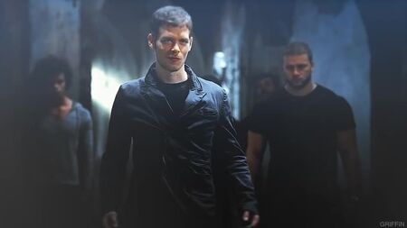 Klaus, Hayley, Hope {um lar para vocês}