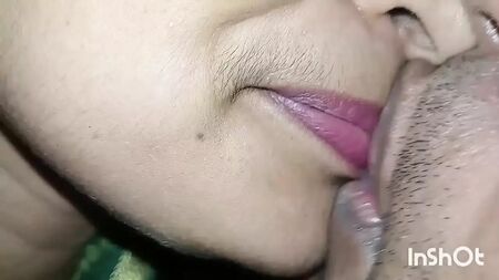 Vídeo xxx da sensual indiana Lalita, relação sexual de um casal indiano e momentos de prazer sexual, a recém-casada é fodida com muita força