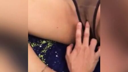 Adolescente filipina asiática fala obscenidades e quer que ele se venha dentro dela
