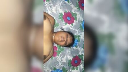 Áudio de uma mulher gordinha a foder em Tamil Kama Devathai