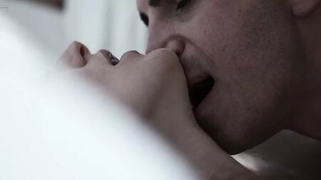 Marin Ireland - 28 Quartos de Hotel (2012)