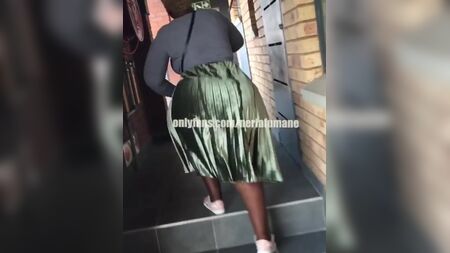 Neria Fumane, a prostituta sul-africana gorda e cheia de gordura