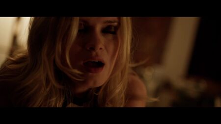 Amanda Fuller nua, Sara Paxton sensual - Cheap Thrills (2013) HD 1080p