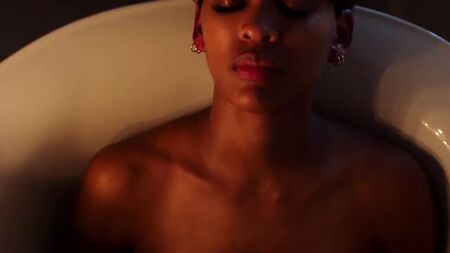 Meagan Good - «O Intruso»