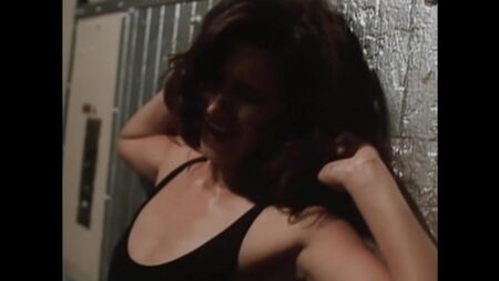 Karina Lombard Nua - Footsteps (EUA-Suécia, 1998)