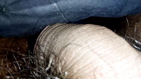 Pénis negro. Pénis indiano em roupa interior. Aumento do tamanho do pénis