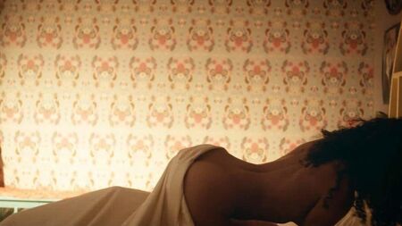 Cena de sexo com Logan Browning nua no ScandalPlanet.Com