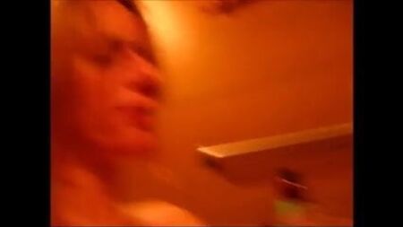 Sexo na banheira de hidromassagem com a Jenny