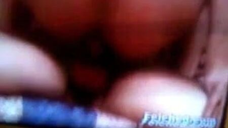 masturbar-se a ver pornografia gay no computador