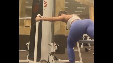 Jacqueline Petzak: Rotina de treino para glúteos e pernas de uma modelo de fitness sensual