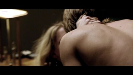 Amber Heard, Ryanne Duzich - Friday Night Lights 2004 (cena de sexo, сцена секса, эротика)