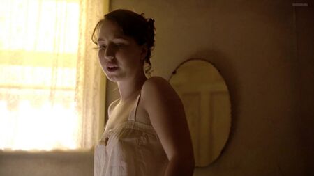 Danielle Cormack Nua - Underbelly (2011) 4.ª temporada, episódio 1 - 1080p