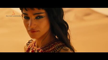 Sofia Boutella - A Madrasta (2017)