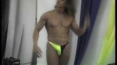 Modelo de tanga