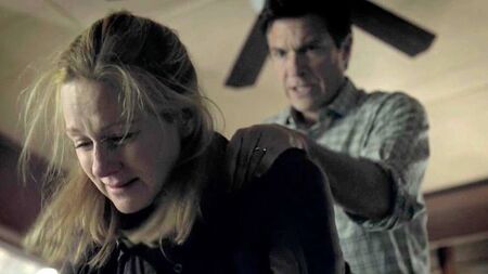 Laura Linney faz sexo oral e tem relações sexuais em «Ozark» no ScandalPlanetCom