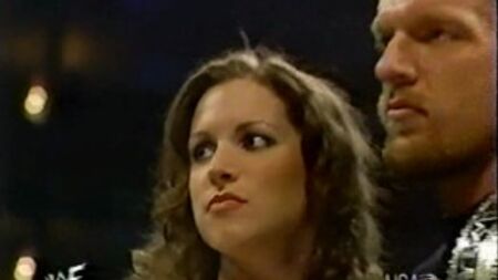 Stephanie McMahon, Triple H, The Rock, Shane McMahon e Big Show - Raw is War, 28 de fevereiro de 2000