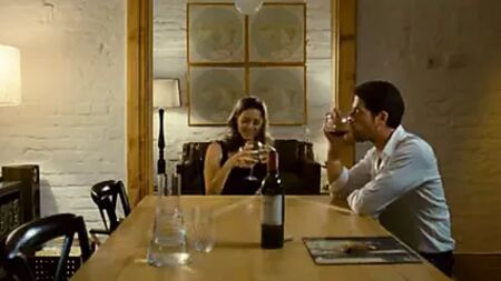 Melis Birkan fode-se em ISSIZ ADAM (ALONE) 2008