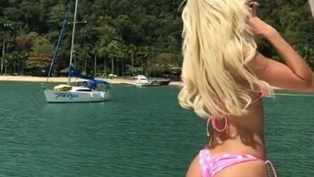Celebridades - Jhenny Andrade
