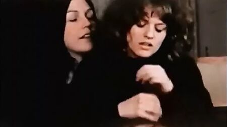 Cenas clássicas - Sexo lésbico indesejado