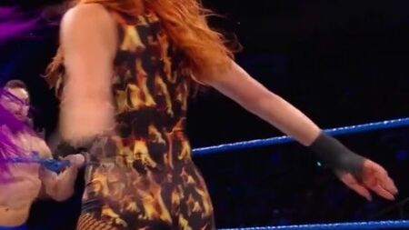 WWE - A Becky Lynch tem um rabo bonito