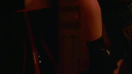 Fairuza Balk parece um pouco pálida, mas continua sexy