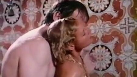 Dominique Saint Claire e Roger Caine num grande clássico do porno