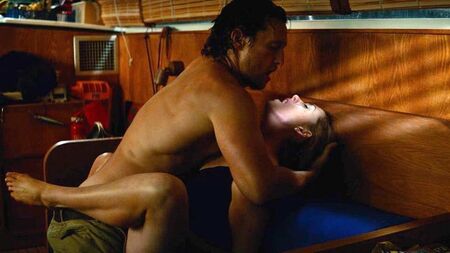 Cena de sexo com Anne Hathaway do filme «Serenity» no ScandalPlanet.Com