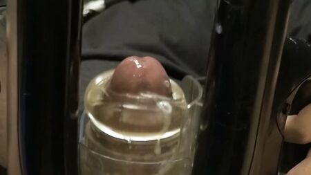 O LANÇAMENTO DO FLESHLIGHT QUICKSHOT PROVOCA UM ORGASMO AUDÍVEL