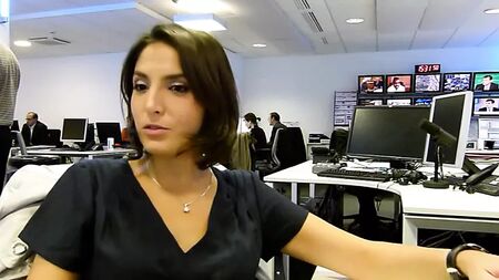 Aziza Wassef, a jornalista egípcia sensual e o desafio da masturbação