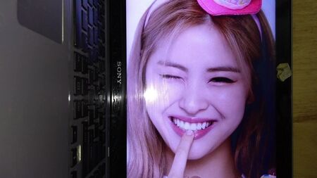 (Itzy) - Ryujin - Homenagem com esperma 5 - Presente de aniversário 2 (SOP)