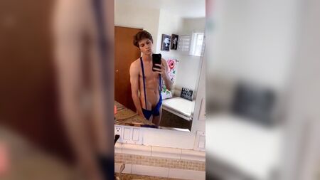 rapaz sensual com mankini