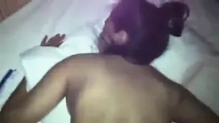 A pobre mulher é violada analmente