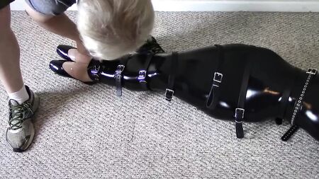 Bondage com Cintas 9