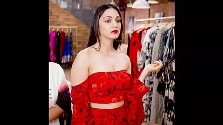 história erótica de Kiara Advani