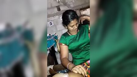 Estudante universitária de Coimbatore a fazer sexo oral com áudio em tâmil