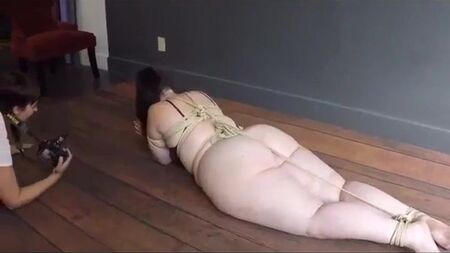 Crystal McBootay, a miúda gostosa, finalmente nua