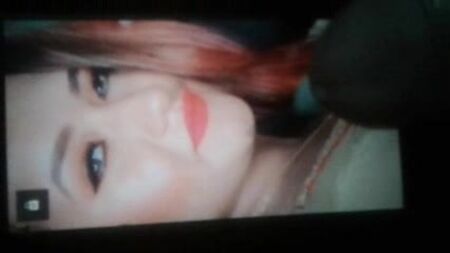 Shanaya Khan, tributo... ahh