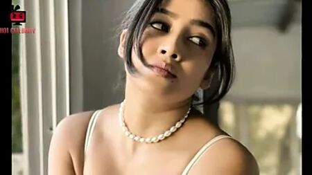 Sofia Ansari nua