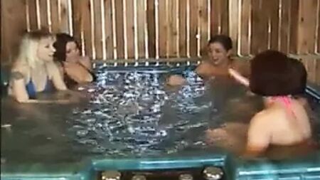 Lésbicas na banheira de hidromassagem